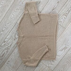Banana Republic size petite medium cropped sweater.